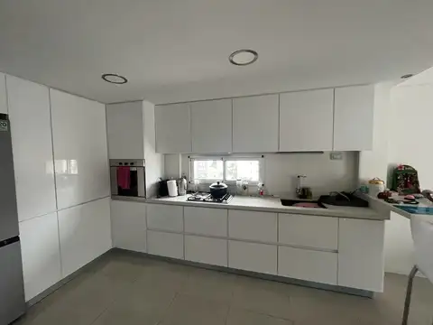 Departamento 5 ambientes con 2 baños