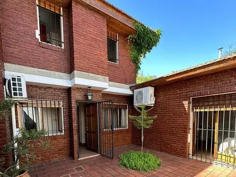 Casa en 10 entre 509 y 510
