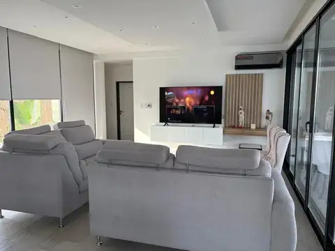 Casa en Venta en Terralagos, USD 580.000