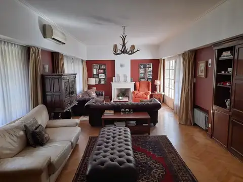 Casa en Venta en Adrogue, USD 410.000