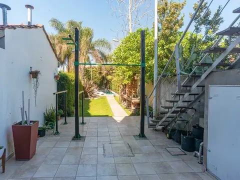 Casa en Venta con 3 cocheras