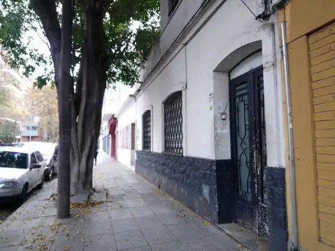 Terreno C/Construccion Original-Zona tranquila Cerca a cantidad de Av. 8,66x43.07 Precio U$S 339.000