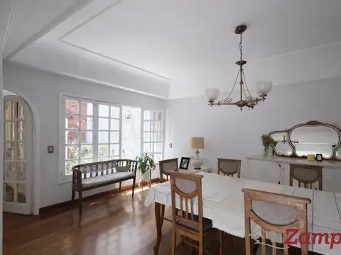 Casa 5 ambientes con 3 baños