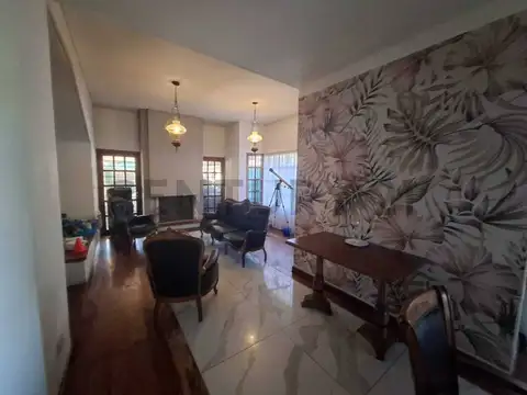 Oportunidad en Hurlingham: Venta Casa 4 Ambientes en el Exclusivo Barrio Inglés