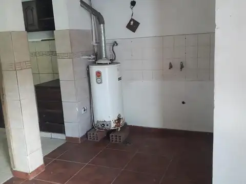 CASA EN VENTA BERISSO AV. MONTEVIDEO Y 32