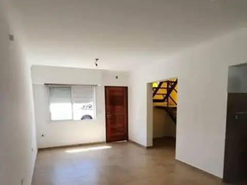 Depto Tipo Casa en Venta de 4 ambientes