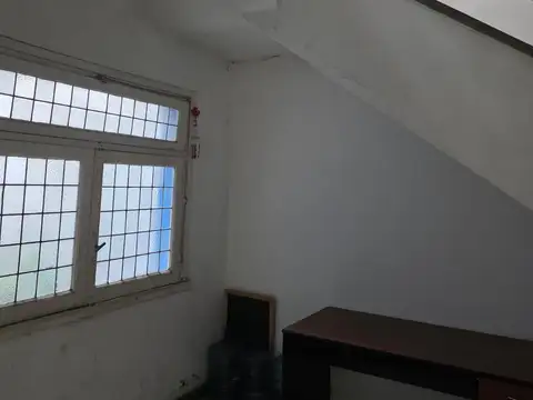RETASADO EXCELENTE OPORTUNIDAD CASA SOBRE TERRENO  DE 155  METROS TOTALES ,APTO PARA CONSTRUIR 1200 MTS , 1400 TOTALES