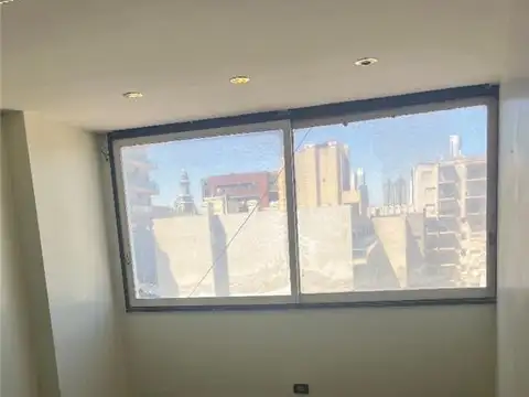 Oficina en Alquiler con 1 cochera