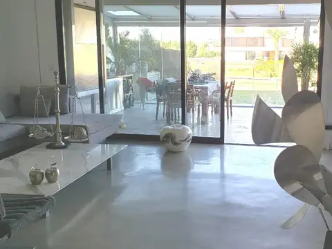 Departamento en Venta con 2 cocheras