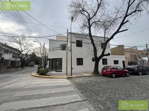 Casa 6 ambientes con 2 baños