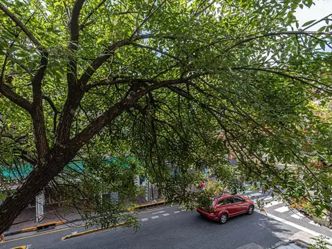 Deán Funes al 2100 esq. Caseros