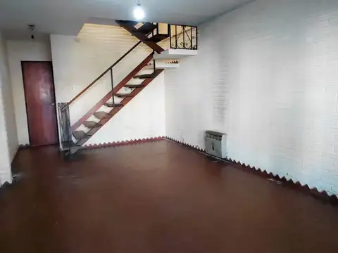 Casa en Venta en Castelar, USD 80.000