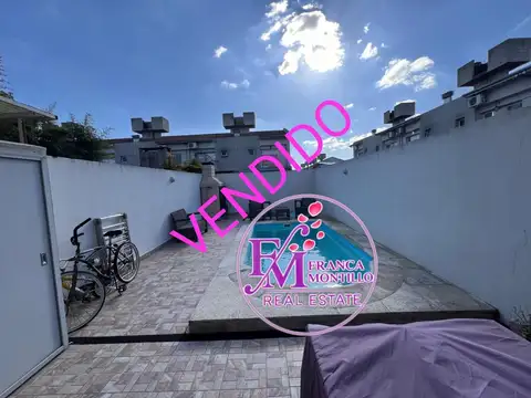 Venta Hermoso Duplex con Piscina, Parrilla y Cochera en Zona