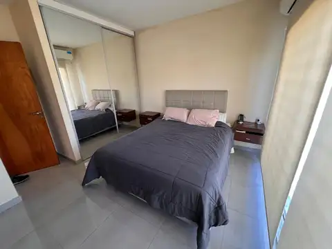 Venta Hermoso Duplex con Piscina, Parrilla y Cochera en Zona