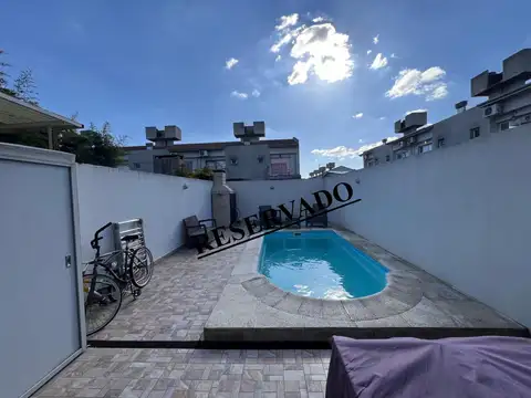 Venta Hermoso Duplex con Piscina, Parrilla y Cochera en Zona