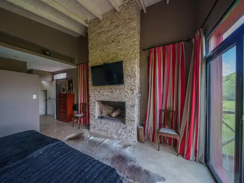 Casa 5 ambientes con 4 baños
