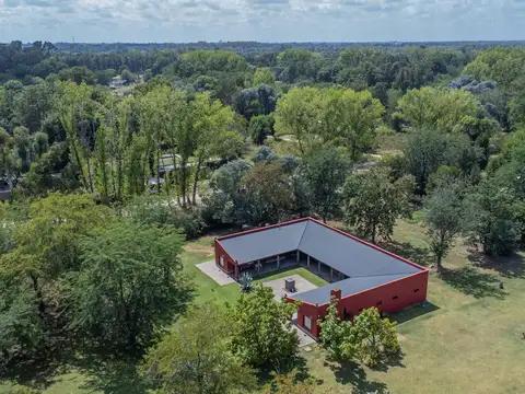 Casa 5 ambientes con 4 baños