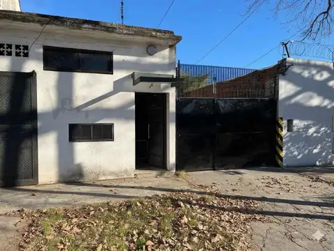 Galpón Comercial E Industrial en Alquiler