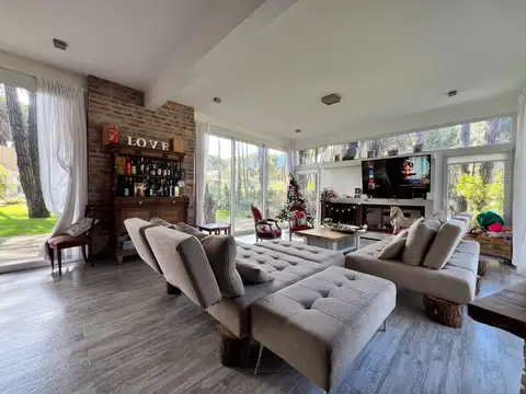 Casa en Venta en Carilo, USD 590.000