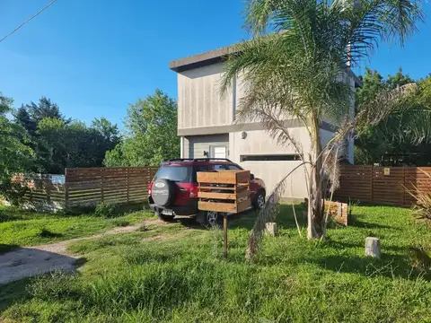 CASA EN VENTA  ZALDIVAR 667 LOS PIONEROS