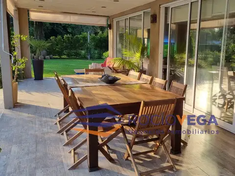 Casa en Venta con 1 cochera