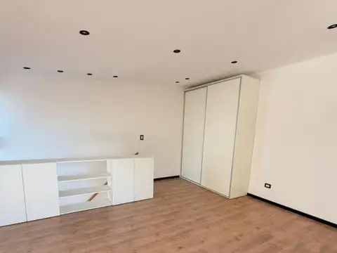 Depto Tipo Casa en Alquiler con 1 cocheras