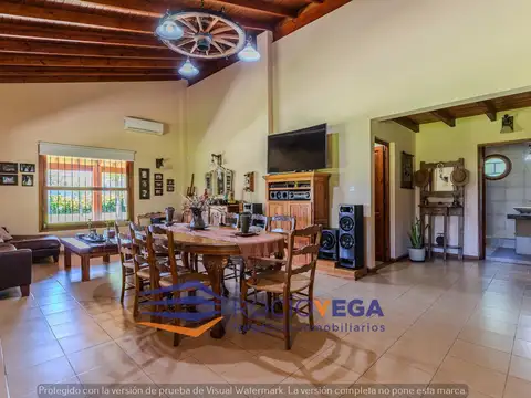 Casa quinta en venta sobre Francisco Alvarez, Moreno