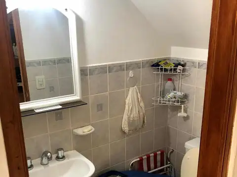 Casa 4 ambientes con 1 baño