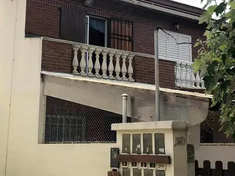 Casa en venta - 3 Dormitorios 2 Baños - 85Mts2 - Mar del Tuyú