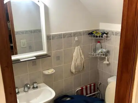 Casa 4 ambientes con 1 baño
