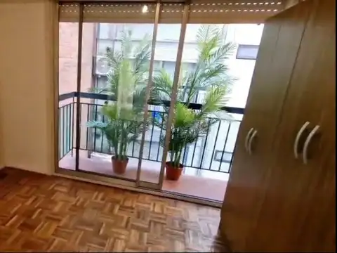 Paraguay 3400, Piso 5