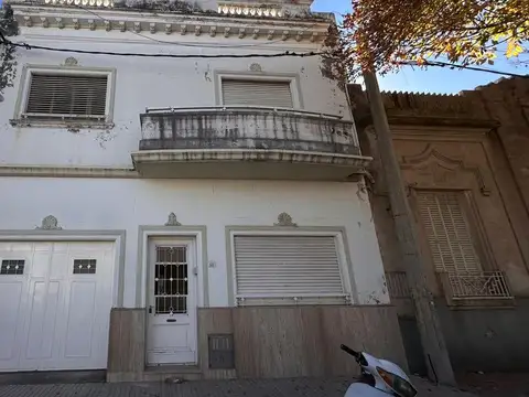 CASA RECICLADA / TODOS LOS SERVICIOS / 3-4 DORM