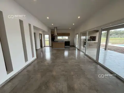 Casa 5 ambientes con 2 baños