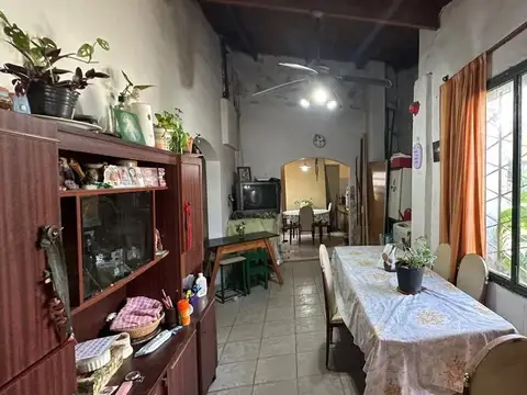 Casa 3 ambientes con 1 baño