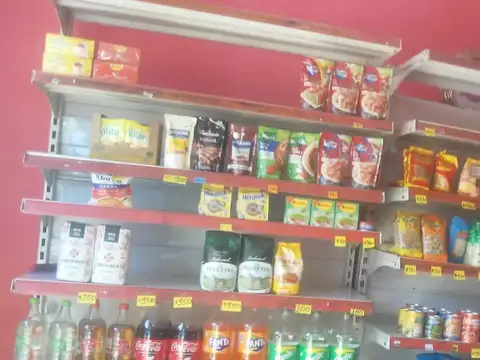 SE ALQUILA LOCAL  EN GONZALEZ CATAN