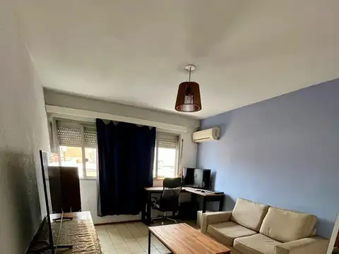 Venta de apartamento en Cordón piso 4 al frente 1 dormitorio cocina definida