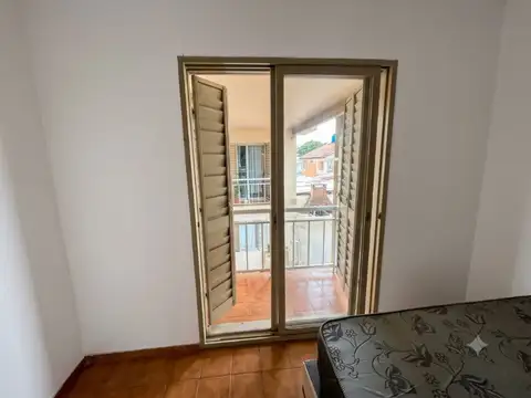 Departamento 6 ambientes con 2 baños