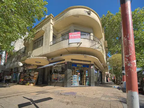 Edificio Comercial De categoria En Esquina