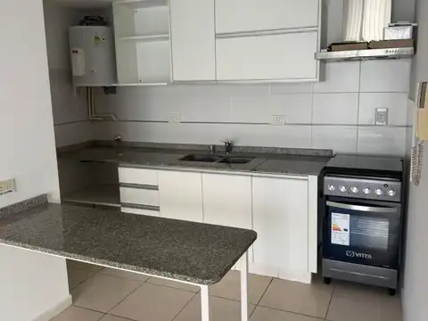 DEPARTAMENTO 2 AMBIENTES  CON COCHERA CUBIERTA