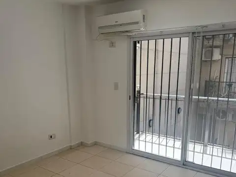 DEPARTAMENTO 2 AMBIENTES  CON COCHERA CUBIERTA
