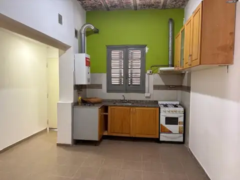 Casa interna de un dormitorio con patio. Bajos Impuestos.