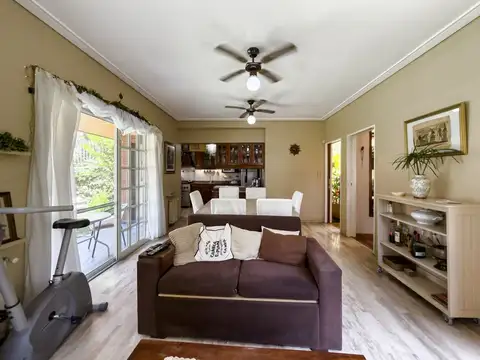 Casa 5 ambientes con 3 baños
