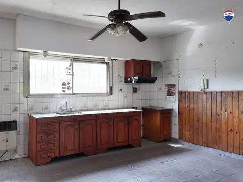 VENTA CASA 3 AMB CON COCHERAS EN QUILMES