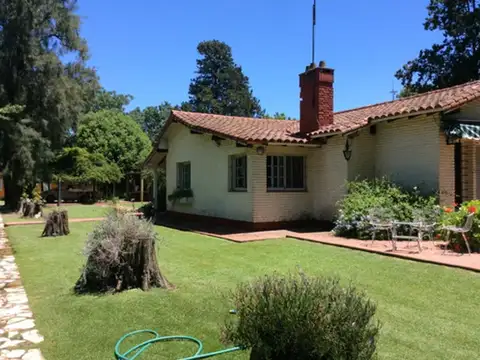 Santa Teresa De Jesus 37, La Reja, Provincia de Buenos Aires, Argentina