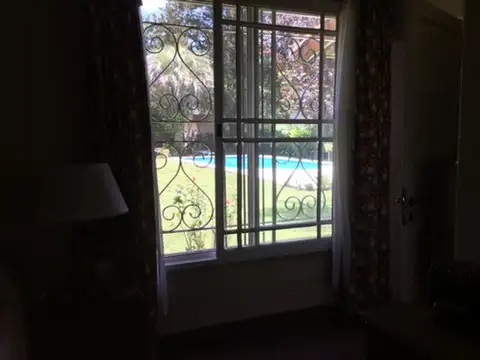 Santa Teresa De Jesus 37, La Reja, Provincia de Buenos Aires, Argentina