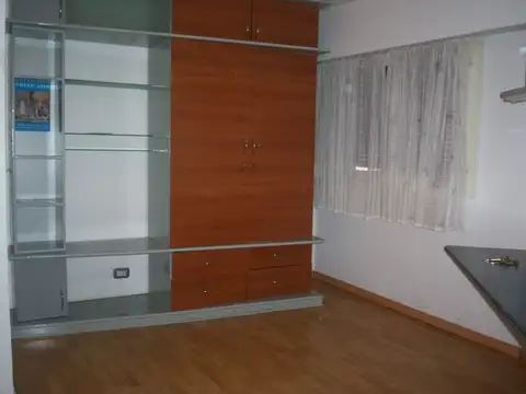 Perdriel 1500, Piso PB