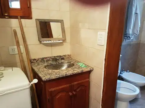 Casa 5 ambientes con 2 baños
