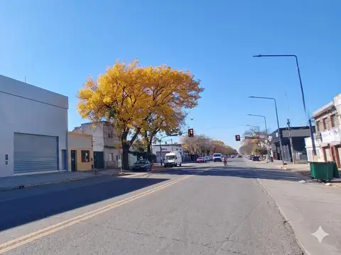 ROSARIO SUR - Imponente local sobre Av. Arijón listo para operar