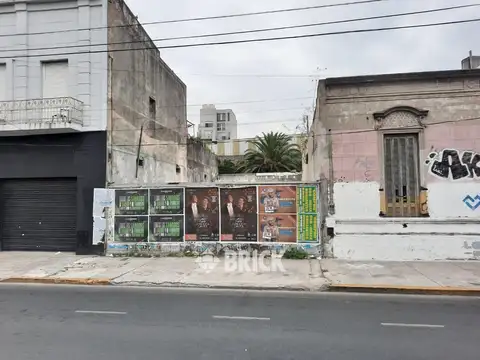2 LOTES EN BLOCK EN AV. HIPOLITO YRIGOYEN AL 6600 ESQUINA CORDERO 177