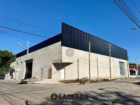 ALQUILER Galpón de 460 mts en San Andrés